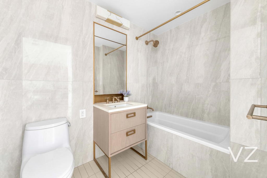 Real estate property located at 3 Court #2010, Queens, Hunters Point, New York City, NY, US