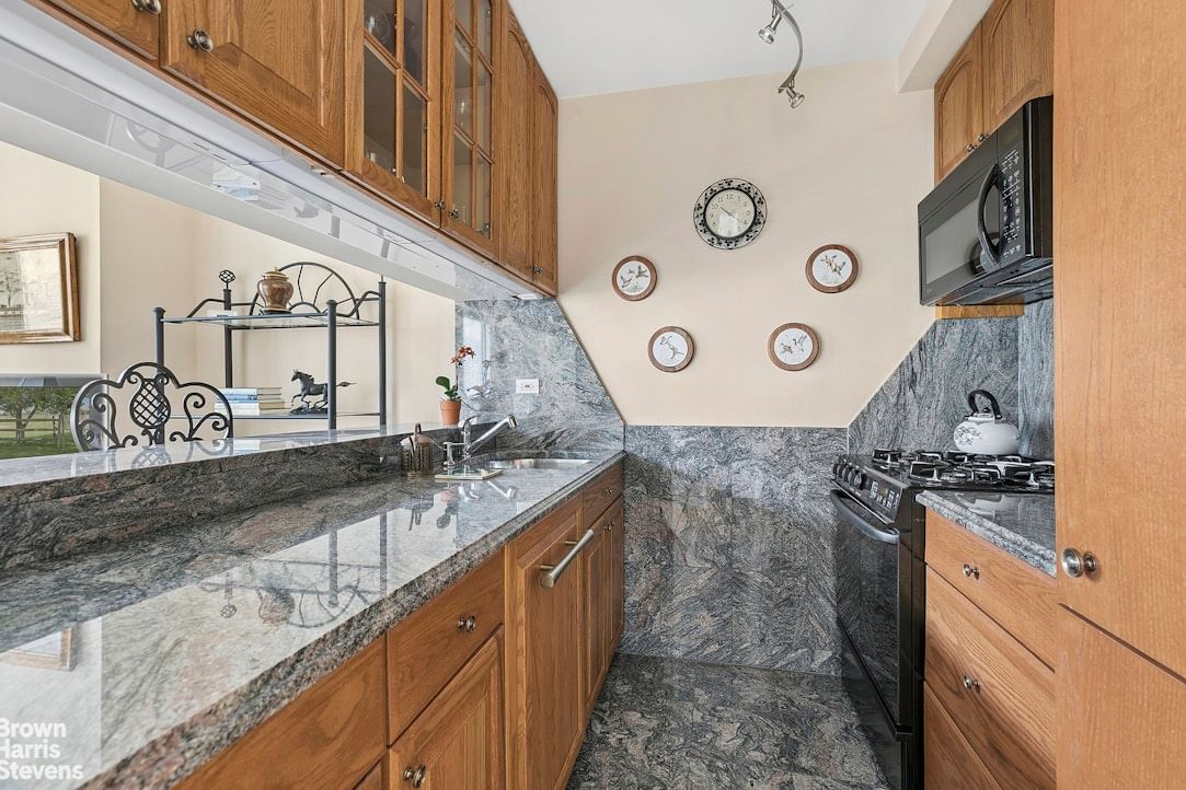 Real estate property located at 161 61ST #15H, New York, Lincoln Square, New York City, NY, US