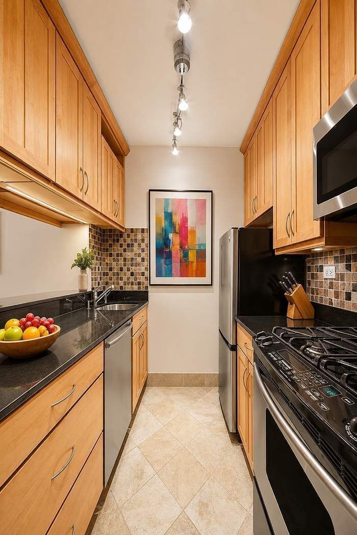 Real estate property located at 225 83rd #4M, New York, Upper West Side, New York City, NY, US
