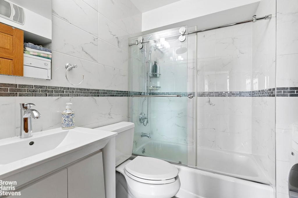 Real estate property located at 136-24 MAPLE #8C, Queens, Flushing, New York City, NY, US