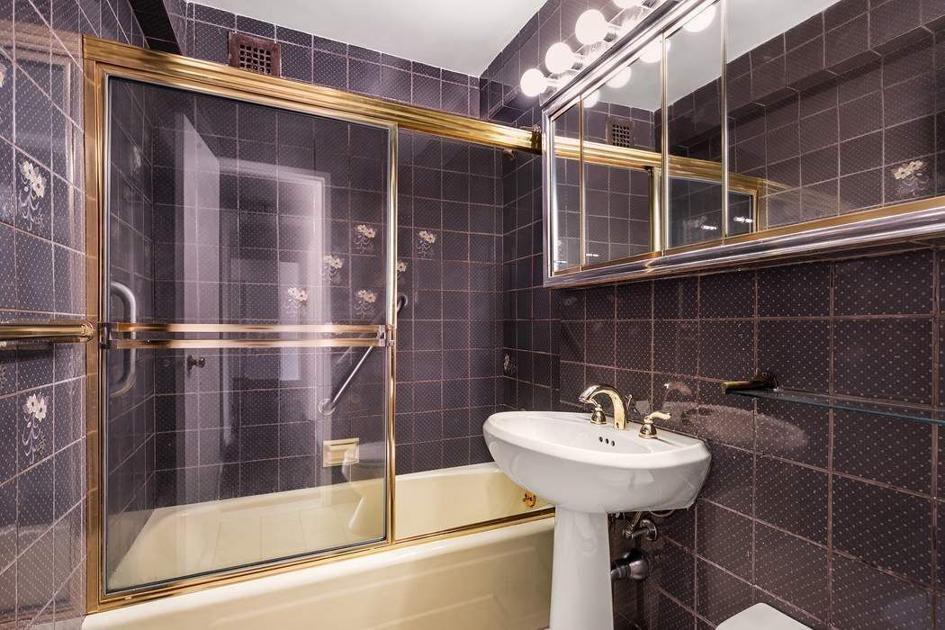 Real estate property located at 420 72nd #15L, New York, Lenox Hill, New York City, NY, US