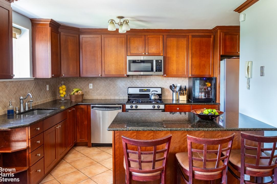 Real estate property located at 5800 ARLINGTON #15B, Bronx, North Riverdale, New York City, NY, US