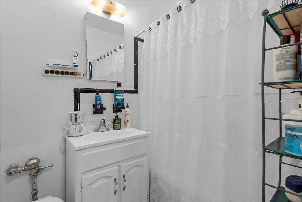 Real estate property located at 34-41 85th #4D, Queens, Jackson Heights, New York City, NY, US