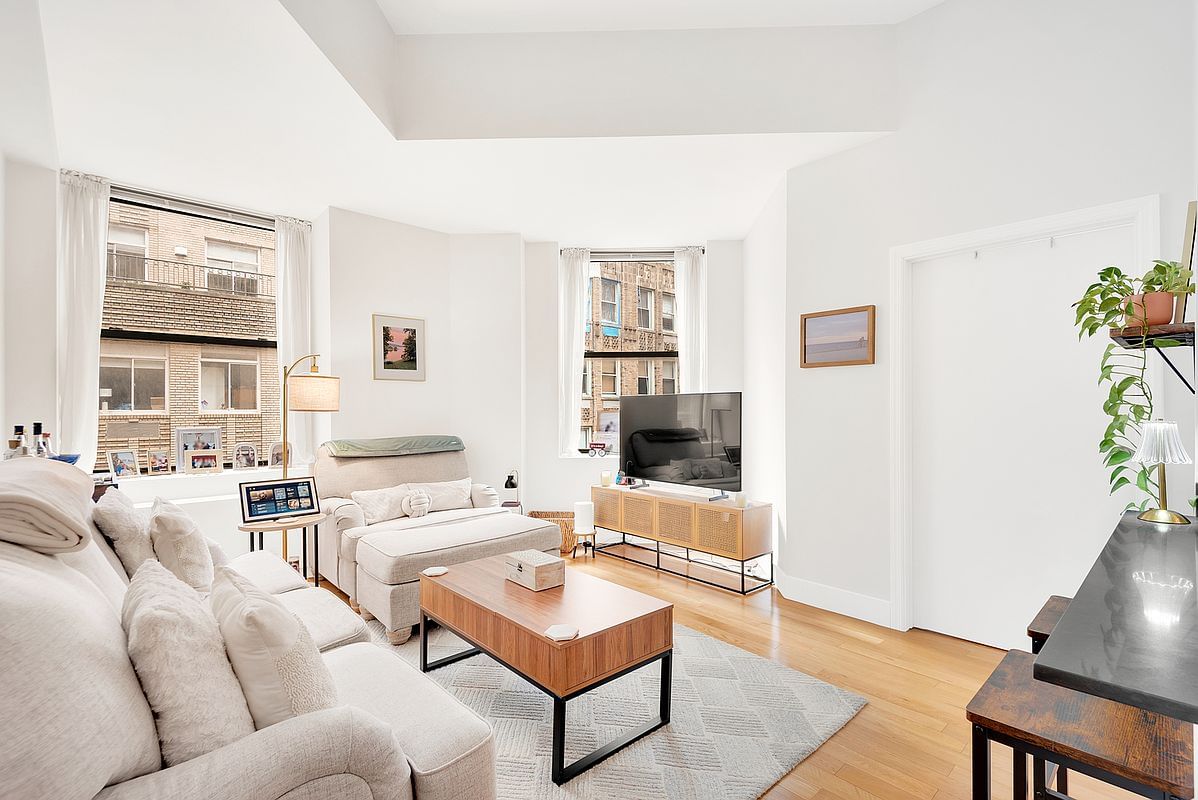Real estate property located at 99 John #1007, New York, South Street Seaport, New York City, NY, US