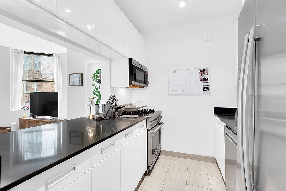 Real estate property located at 99 John #1007, New York, South Street Seaport, New York City, NY, US