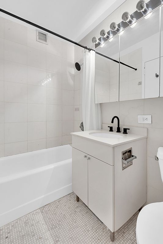 Real estate property located at 99 John #1007, New York, South Street Seaport, New York City, NY, US