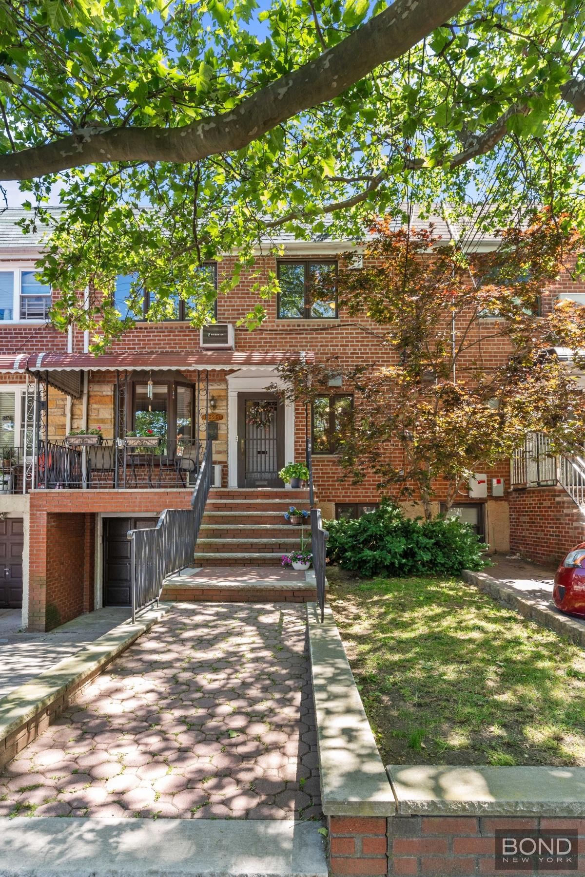 Real estate property located at 61-25 69th, Queens, Middle Village, New York City, NY, US