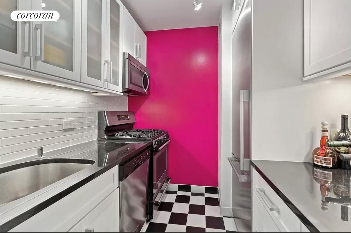 Real estate property located at 61 62ND #21N, New York, Lincoln Square, New York City, NY, US