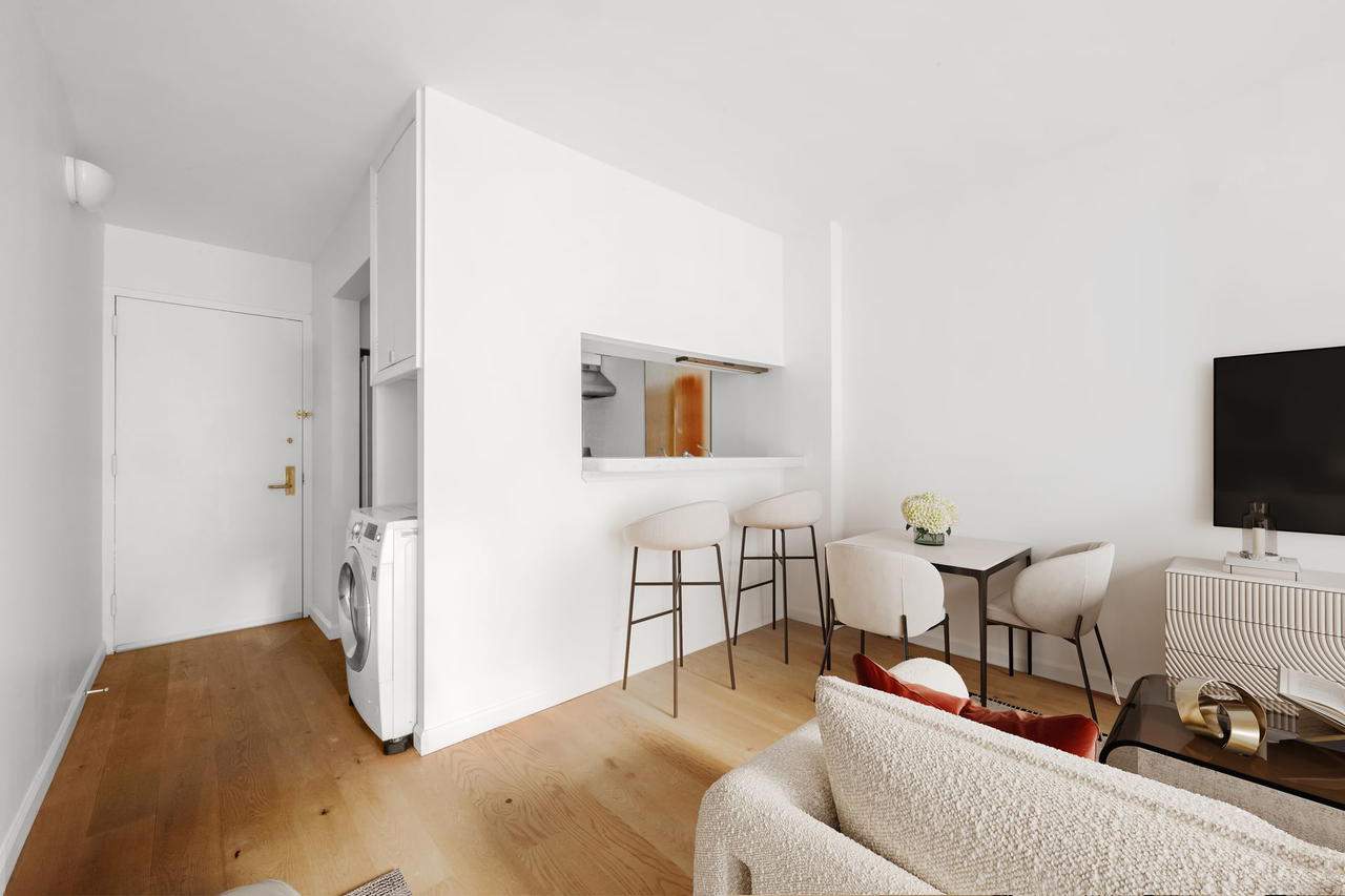 Real estate property located at 2250 BROADWAY #5L, New York, Upper West Side, New York City, NY, US