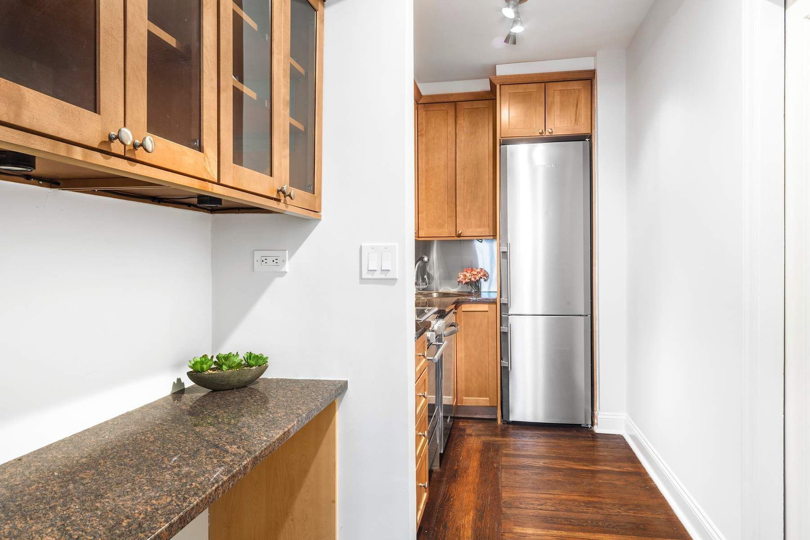 Real estate property located at 5 Tudor City #405/406, New York, Tudor City, New York City, NY, US