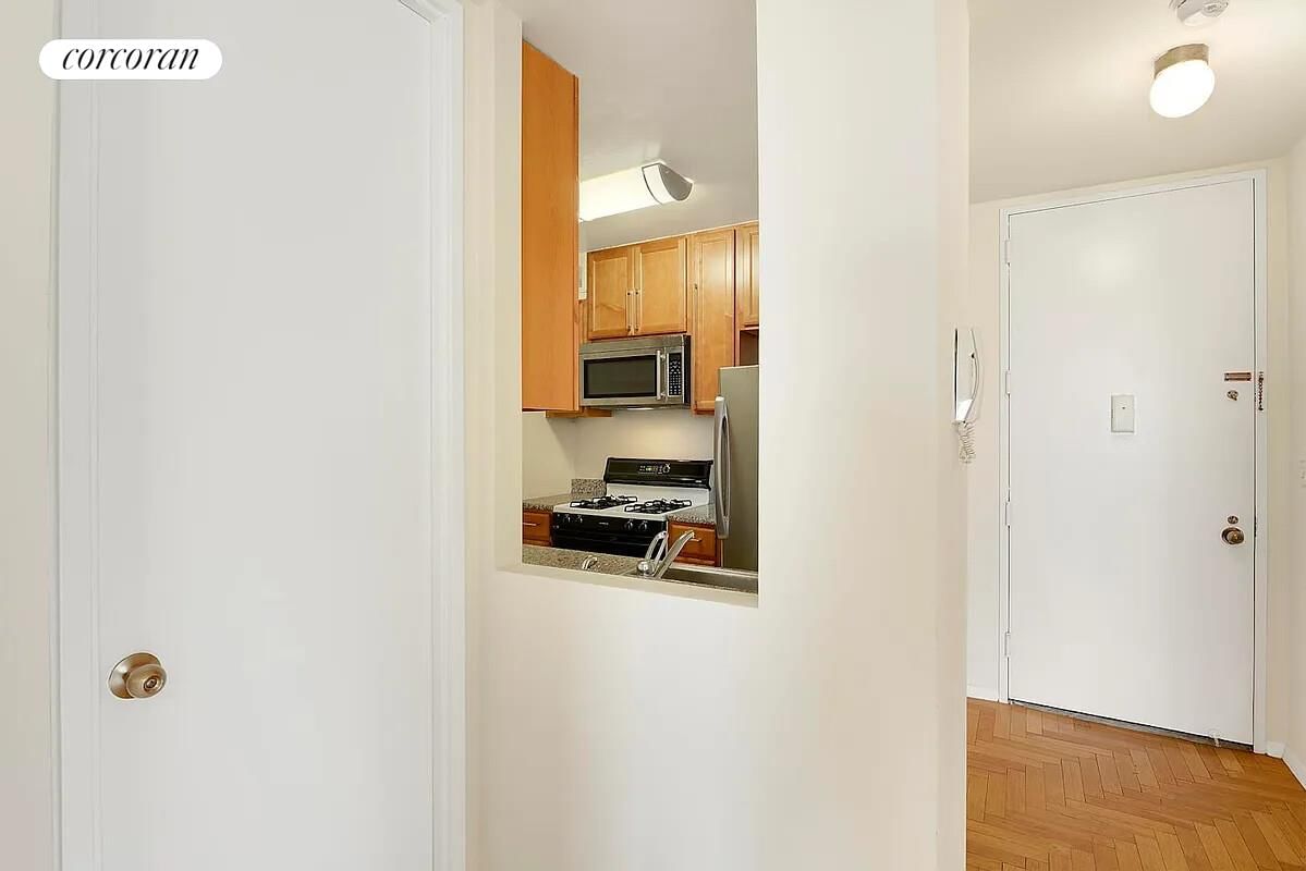Real estate property located at 350 50TH #10E, New York, Hell's Kitchen, New York City, NY, US