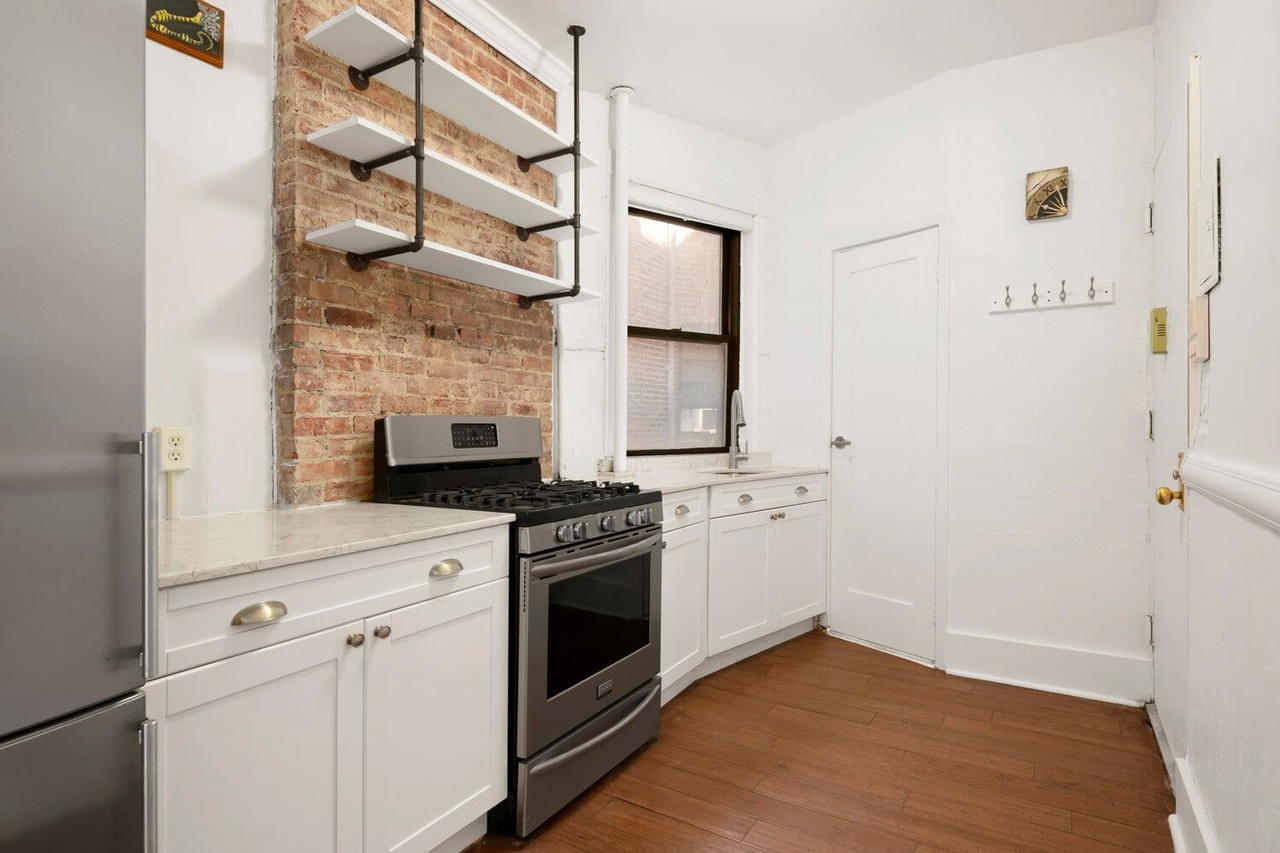 Real estate property located at 715 9TH #3RN, New York, Hell's Kitchen, New York City, NY, US