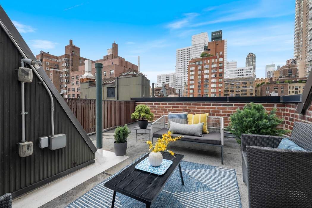 Real estate property located at 222 71st #6B, New York, Lenox Hill, New York City, NY, US