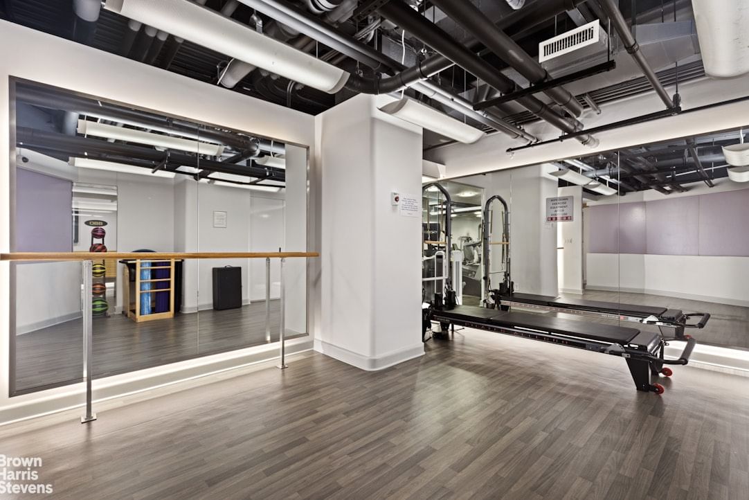 Real estate property located at 880 5TH #5H, New York, Lenox Hill, New York City, NY, US