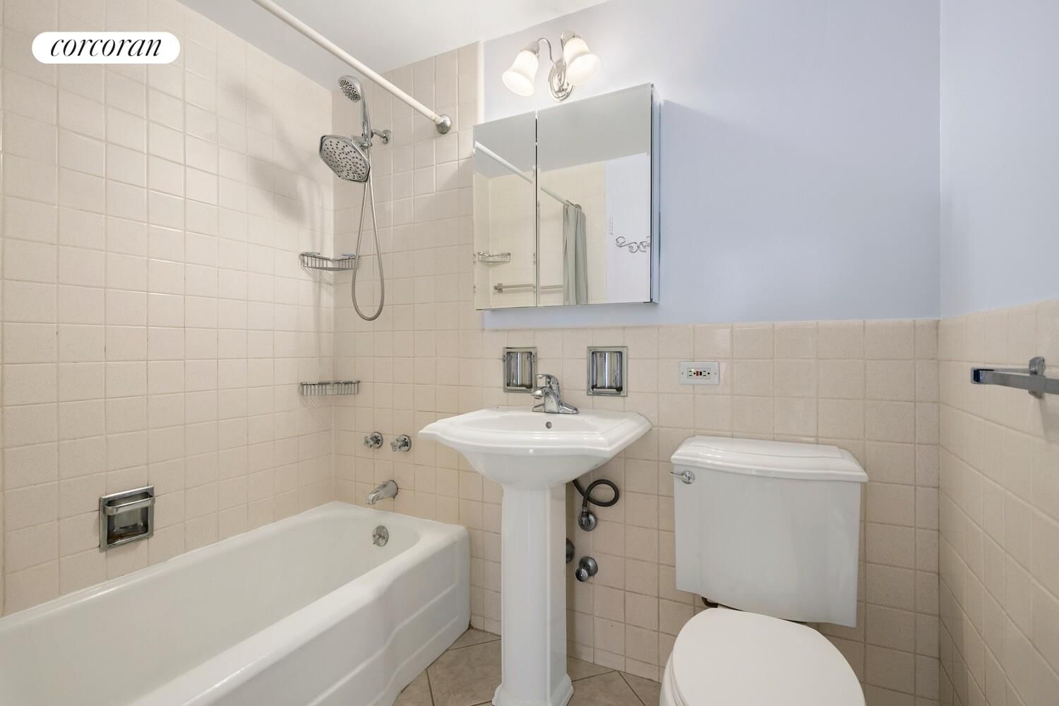 Real estate property located at 205 63RD #5A, New York, Lenox Hill, New York City, NY, US