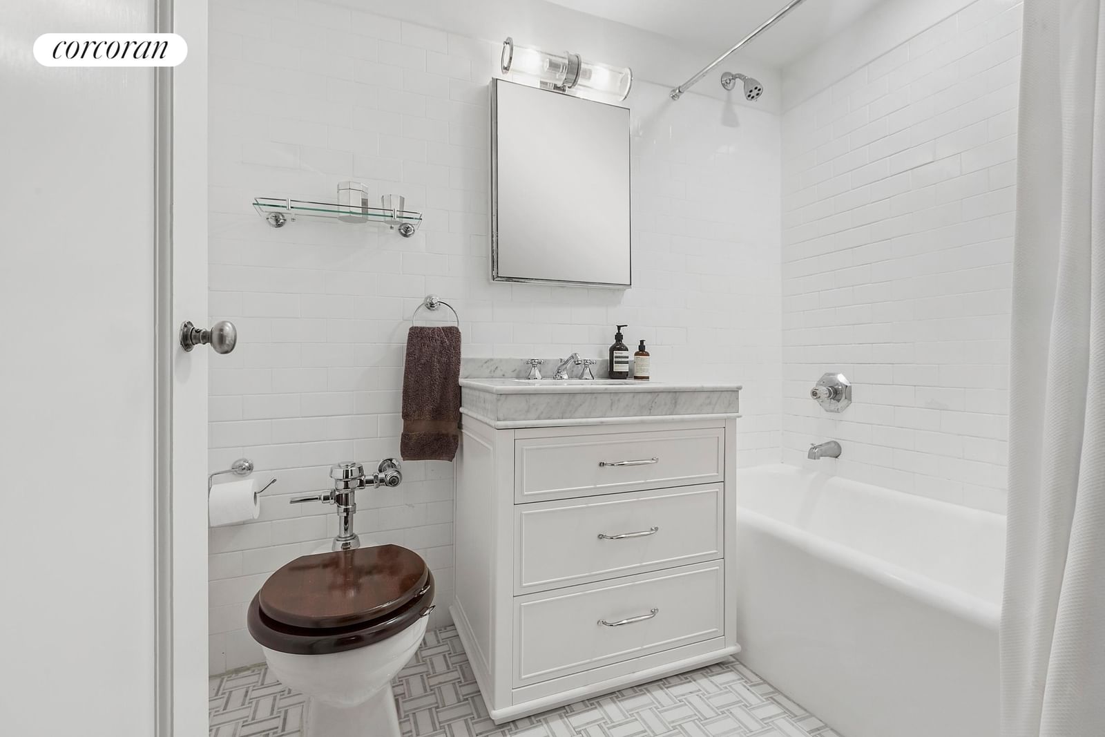 Real estate property located at 470 24TH #17D, New York, Chelsea, New York City, NY, US