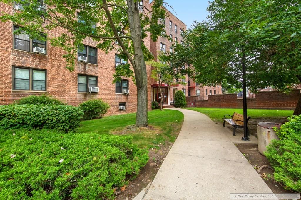 Real estate property located at 150-29 72nd C, Queens, Kew Gardens Hills, New York City, NY, US