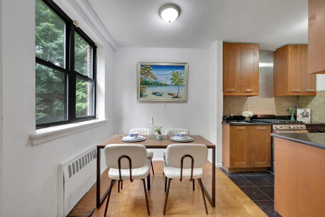 Real estate property located at 735 Kappock #2F, Bronx, Spuyten Duyvil, New York City, NY, US