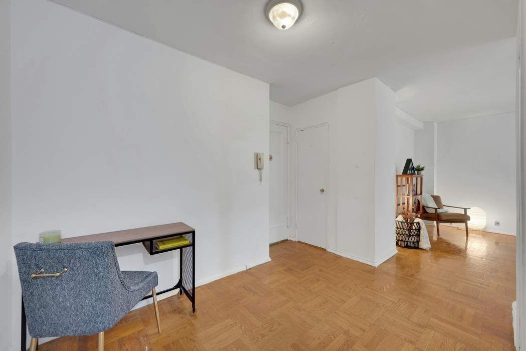 Real estate property located at 735 Kappock #2F, Bronx, Spuyten Duyvil, New York City, NY, US