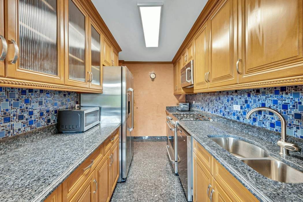 Real estate property located at 555 Kappock #9J, Bronx, Spuyten Duyvil, New York City, NY, US