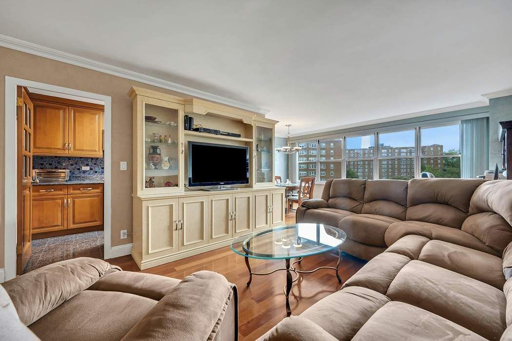 Real estate property located at 555 Kappock #9J, Bronx, Spuyten Duyvil, New York City, NY, US