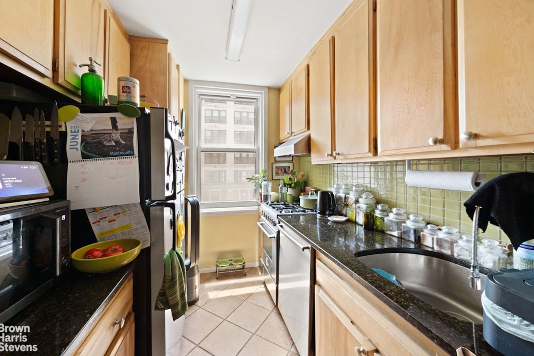 Real estate property located at 77 7TH #6P, New York, Chelsea, New York City, NY, US
