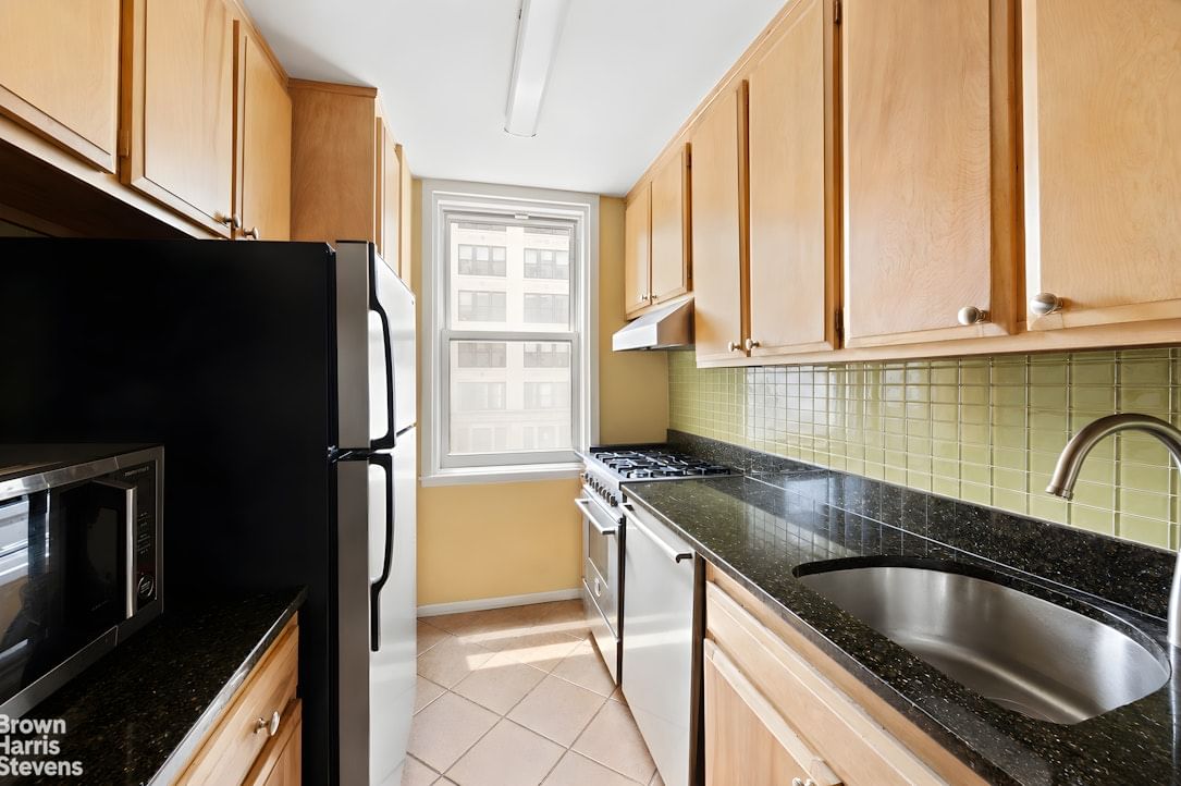 Real estate property located at 77 7TH #6P, New York, Chelsea, New York City, NY, US