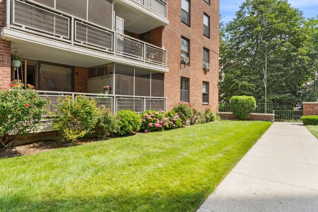 Real estate property located at 61-35 98th #1J, Queens, Rego Park, New York City, NY, US