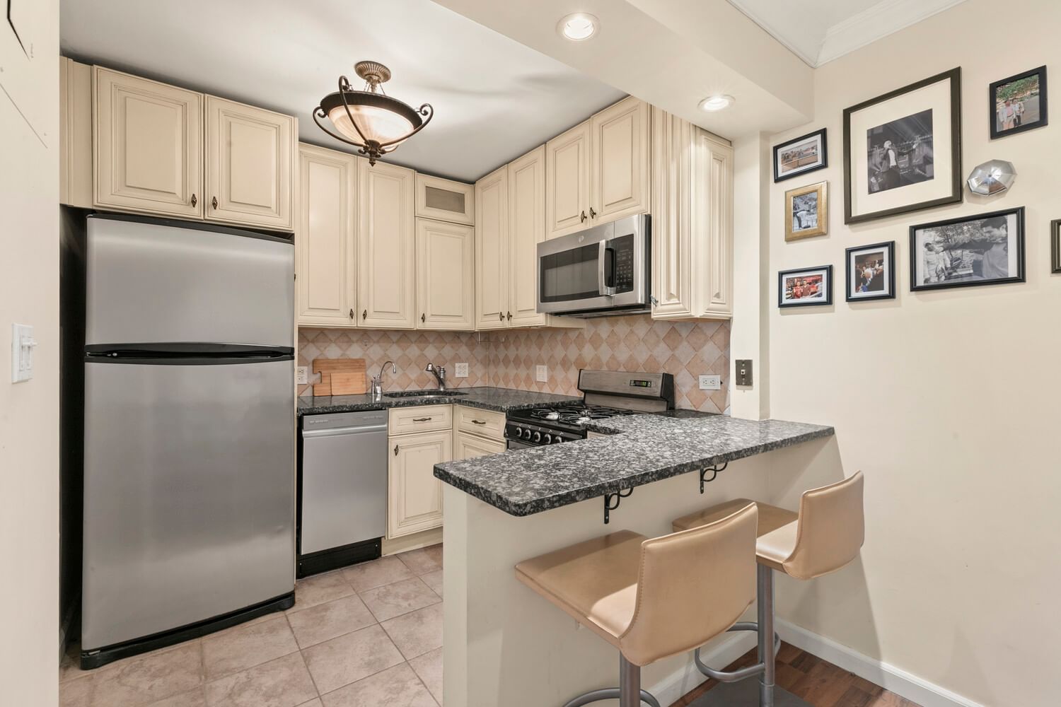 Real estate property located at 370 76TH B207, New York, Lenox Hill, New York City, NY, US