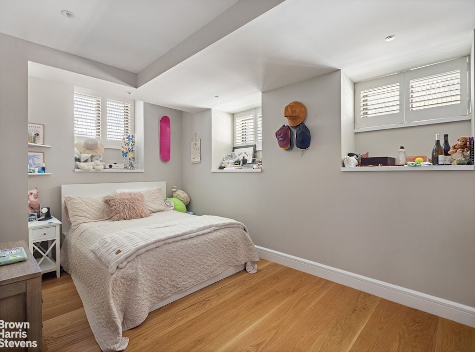 Real estate property located at 2 END #1B, New York, Yorkville, New York City, NY, US