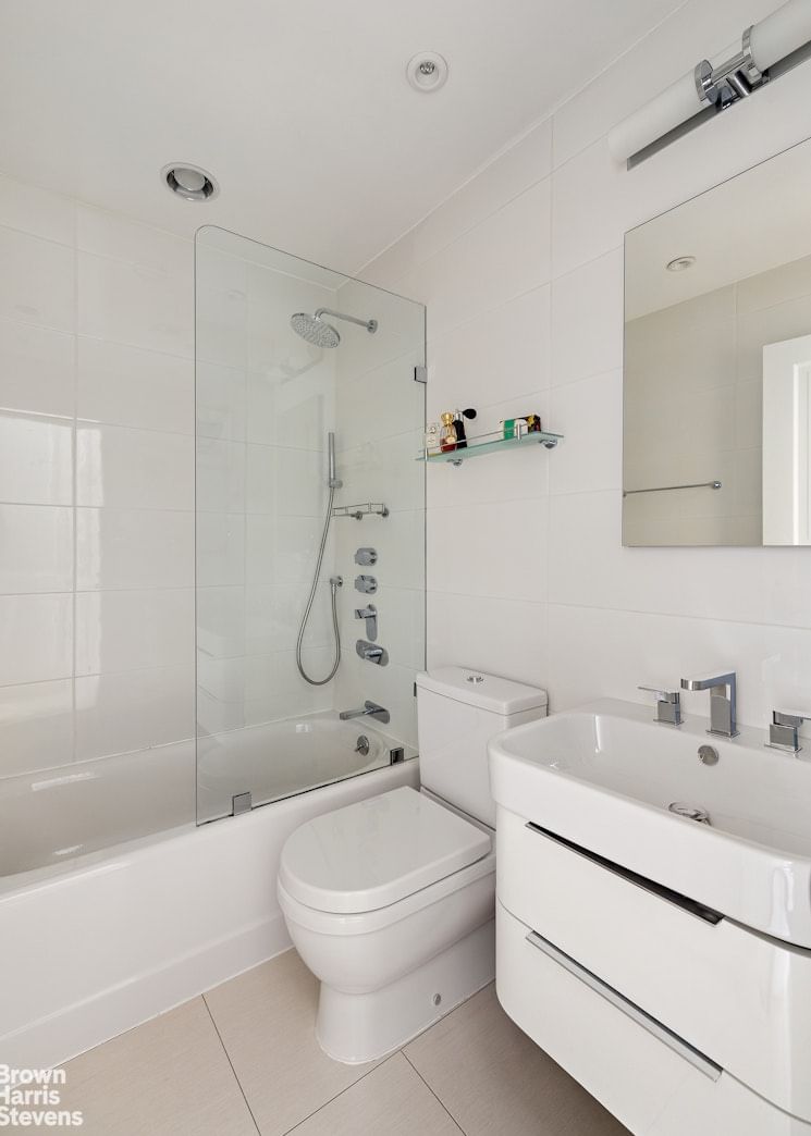 Real estate property located at 2 END #1B, New York, Yorkville, New York City, NY, US