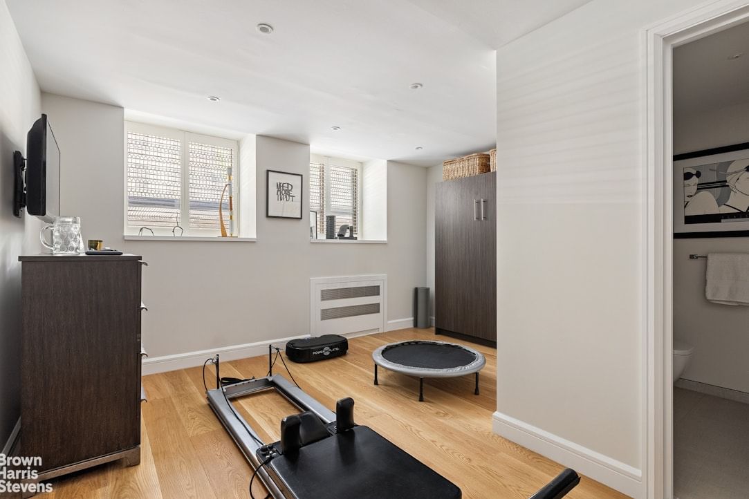 Real estate property located at 2 END #1B, New York, Yorkville, New York City, NY, US