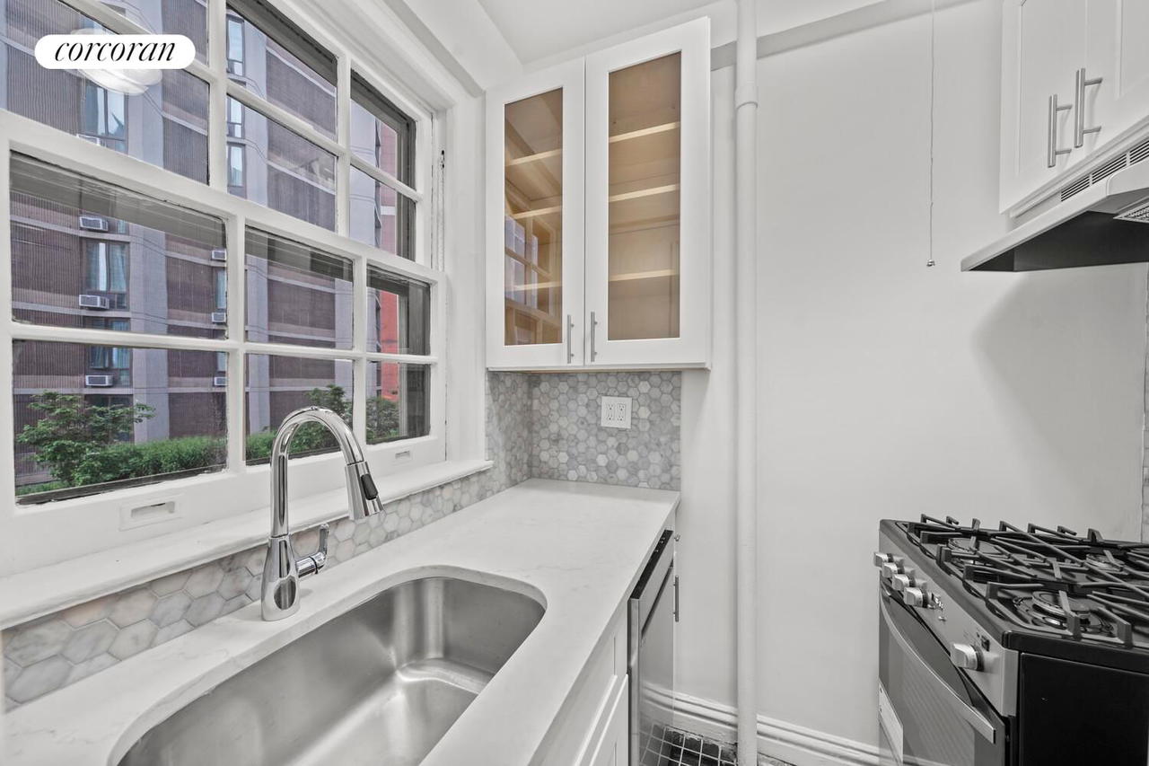 Real estate property located at 24 MONROE #2B, Kings, Brooklyn Heights, New York City, NY, US