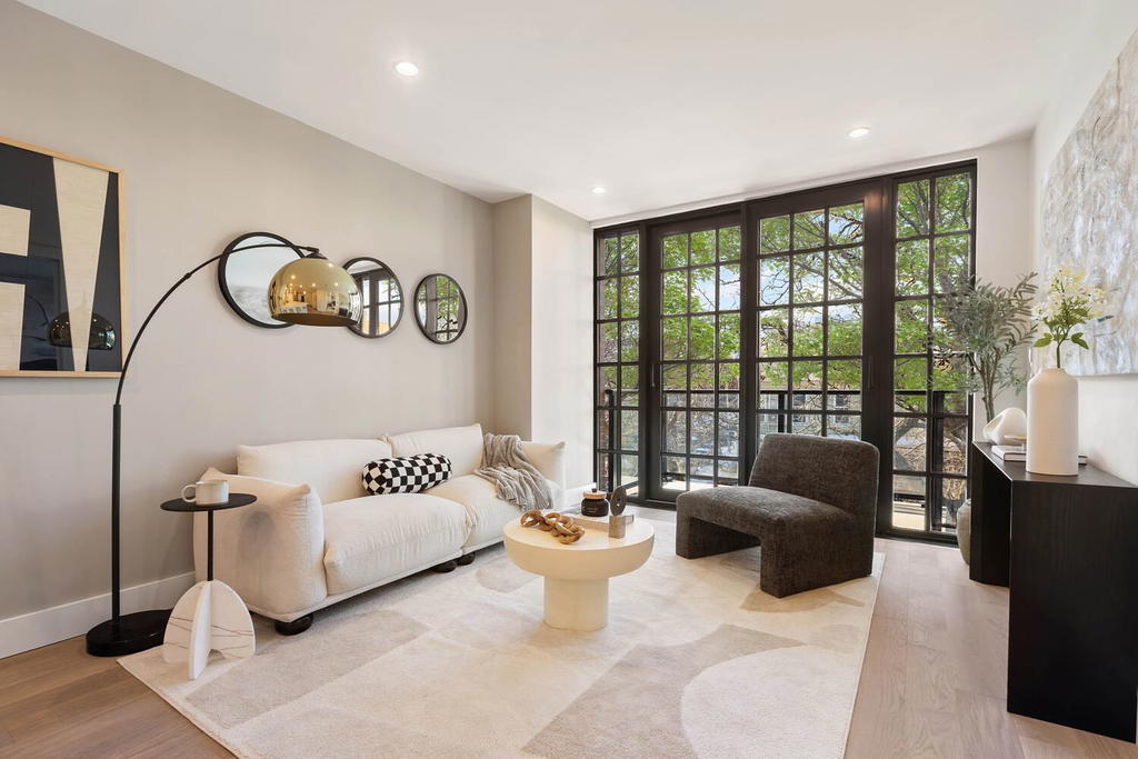 Real estate property located at 25-23 NEWTOWN #2B, Queens, Astoria, New York City, NY, US