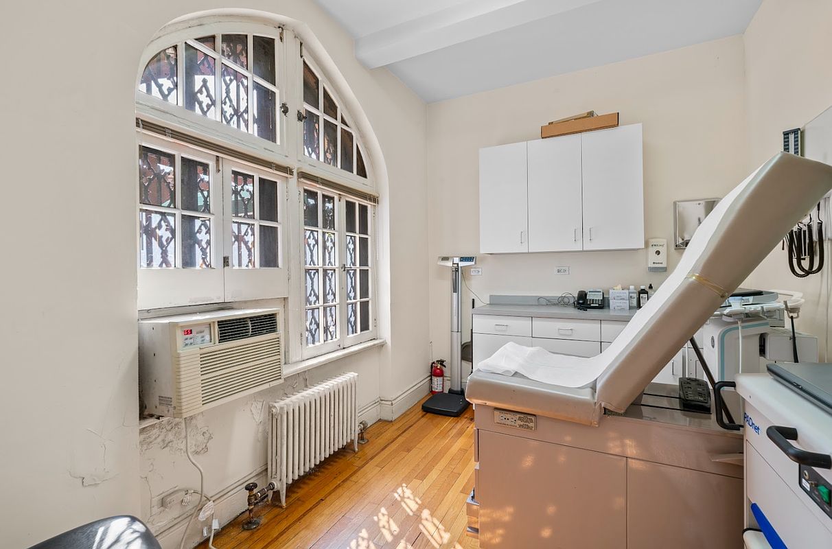 Real estate property located at 325 79th #1-A, New York, Upper East Side, New York City, NY, US
