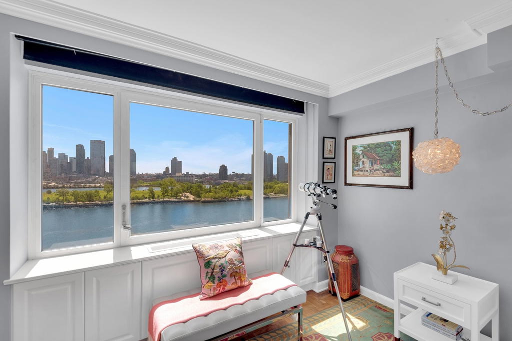 Real estate property located at 45 SUTTON #10H, New York, Sutton Place, New York City, NY, US