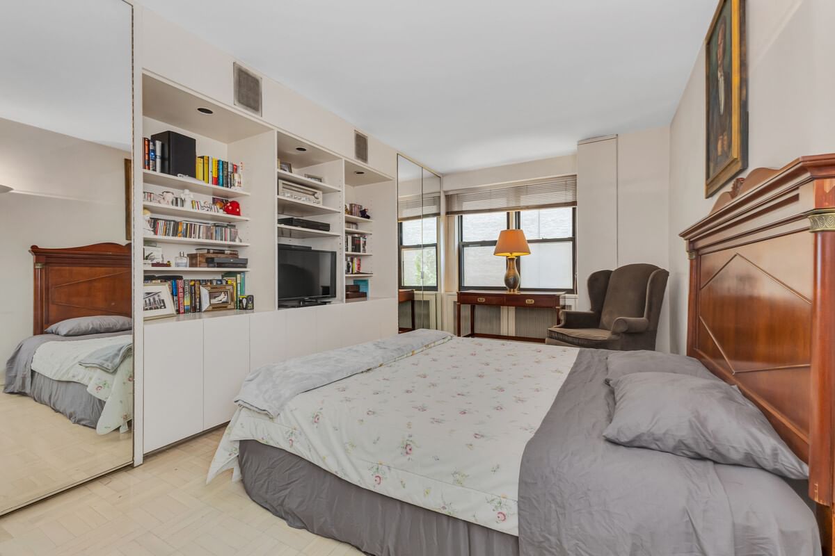 Real estate property located at 220 54TH #5E, New York, Sutton Place, New York City, NY, US