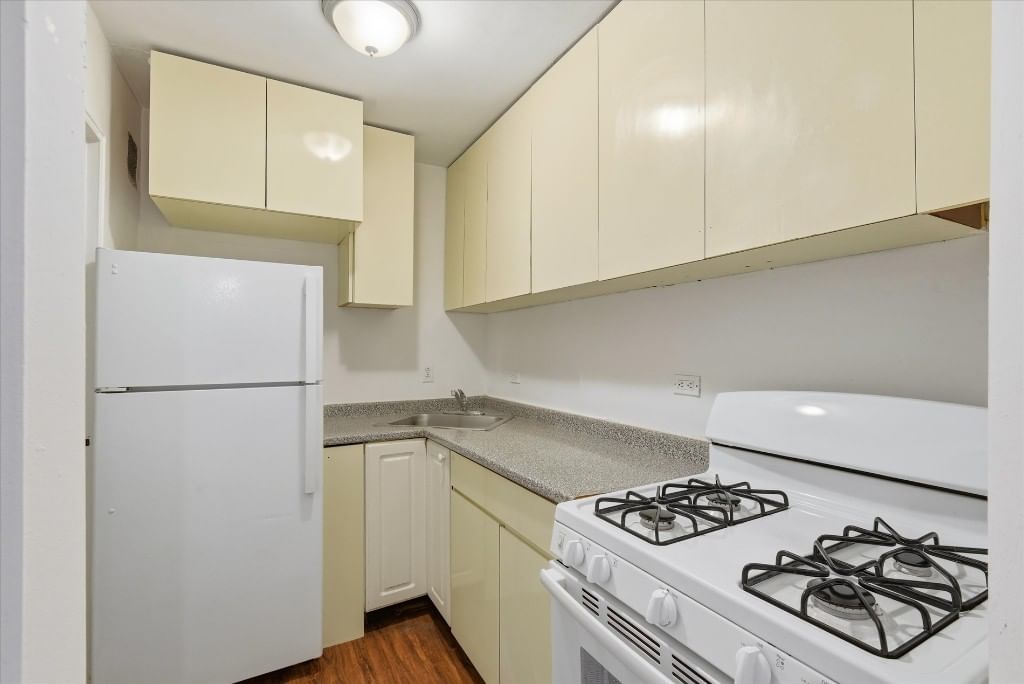 Real estate property located at 60-11 Broadway #4N, Queens, Flushing, New York City, NY, US
