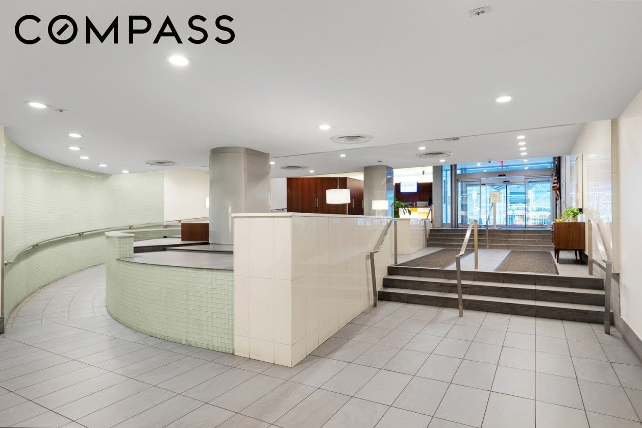 Real estate property located at 310 46th #19L, New York, Midtown East, New York City, NY, US