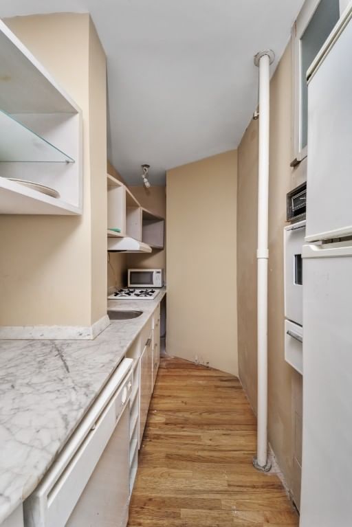 Real estate property located at 305 52nd #6A, New York, Midtown West, New York City, NY, US