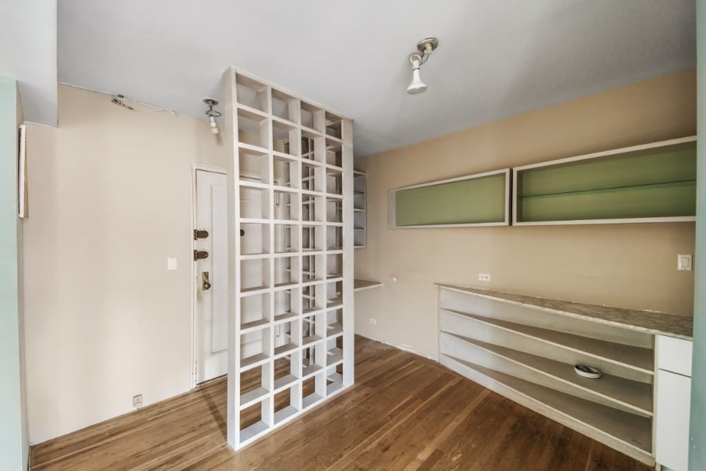Real estate property located at 305 52nd #6A, New York, Midtown West, New York City, NY, US
