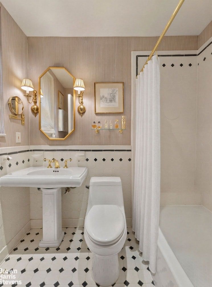 Real estate property located at 430 57TH #5C, New York, Sutton Place, New York City, NY, US