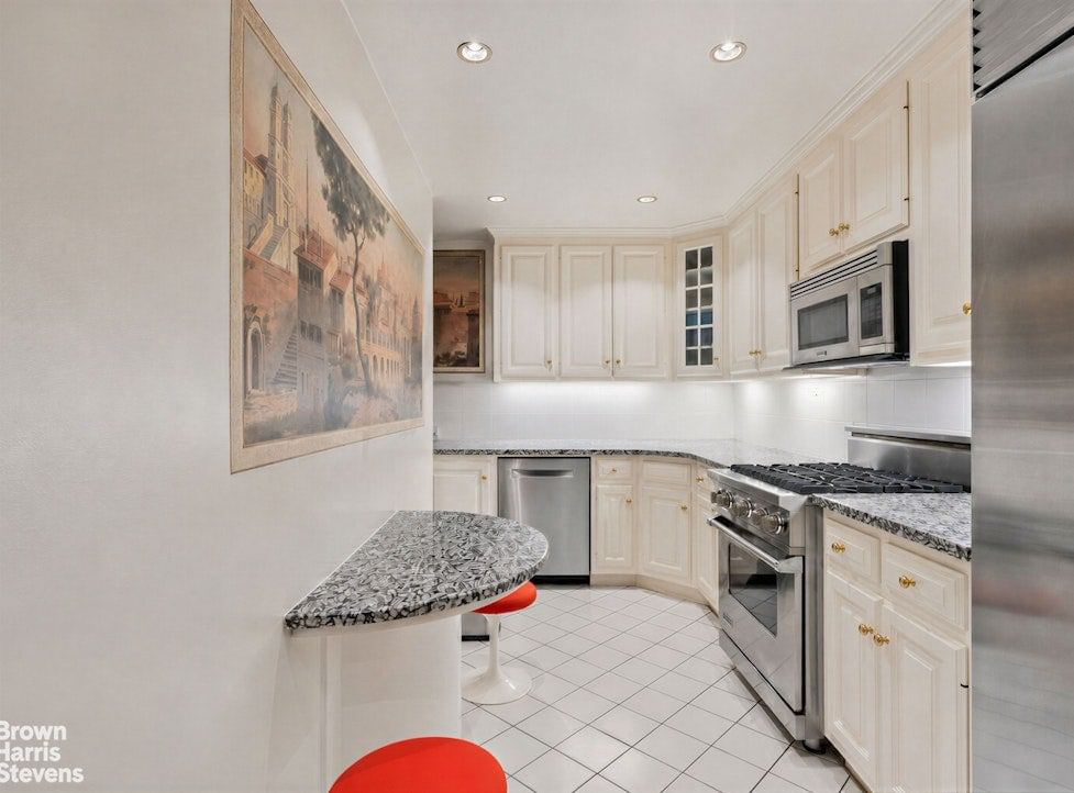Real estate property located at 430 57TH #5C, New York, Sutton Place, New York City, NY, US