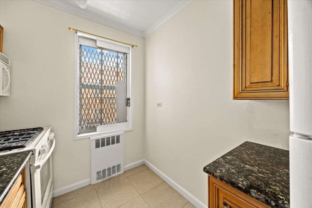 Real estate property located at 81-15 35th #6B, Queens, Jackson Heights, New York City, NY, US