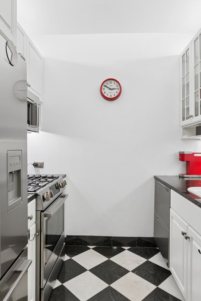 Real estate property located at 250 54TH #21D, New York, Sutton Place, New York City, NY, US