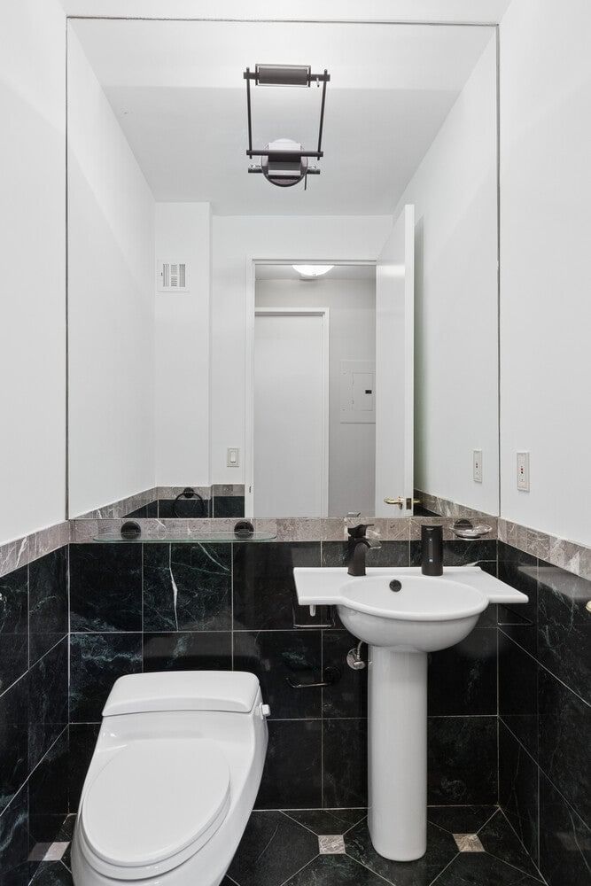 Real estate property located at 250 54TH #21D, New York, Sutton Place, New York City, NY, US