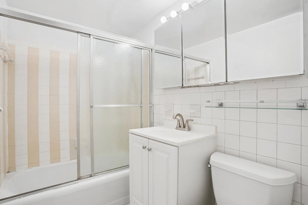 Real estate property located at 220 57TH #4H, New York, Sutton Place, New York City, NY, US