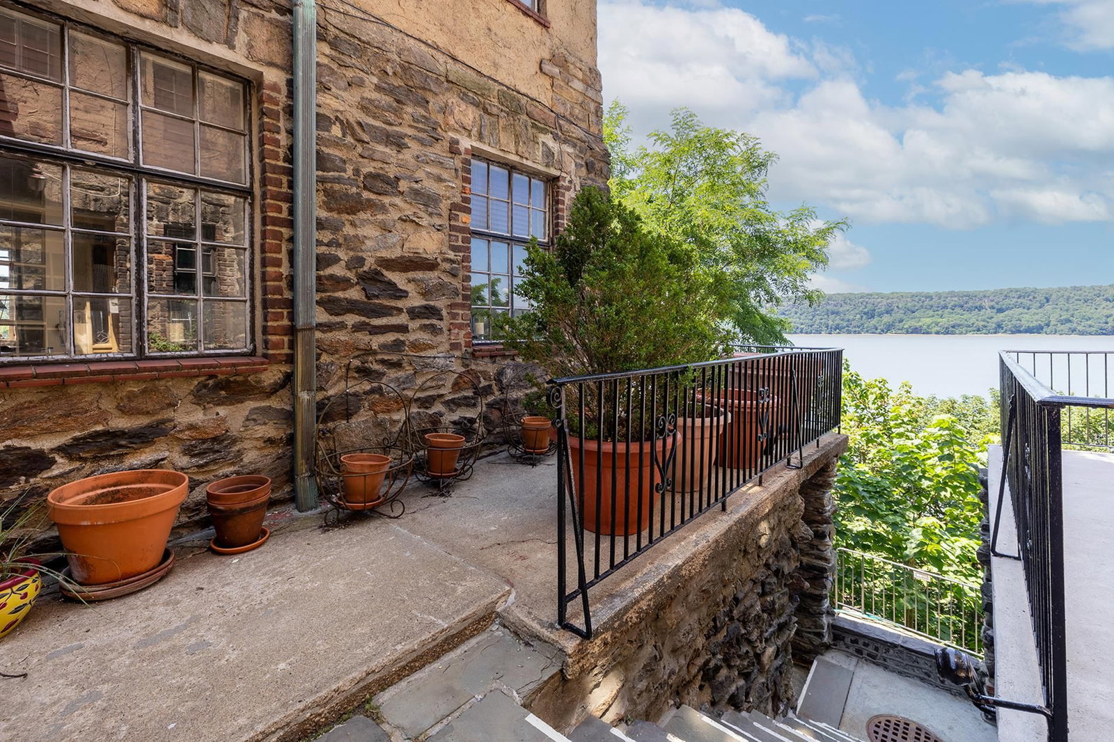 Real estate property located at 2501 Palisade C-1, Bronx, Spuyten Duyvil, New York City, NY, US