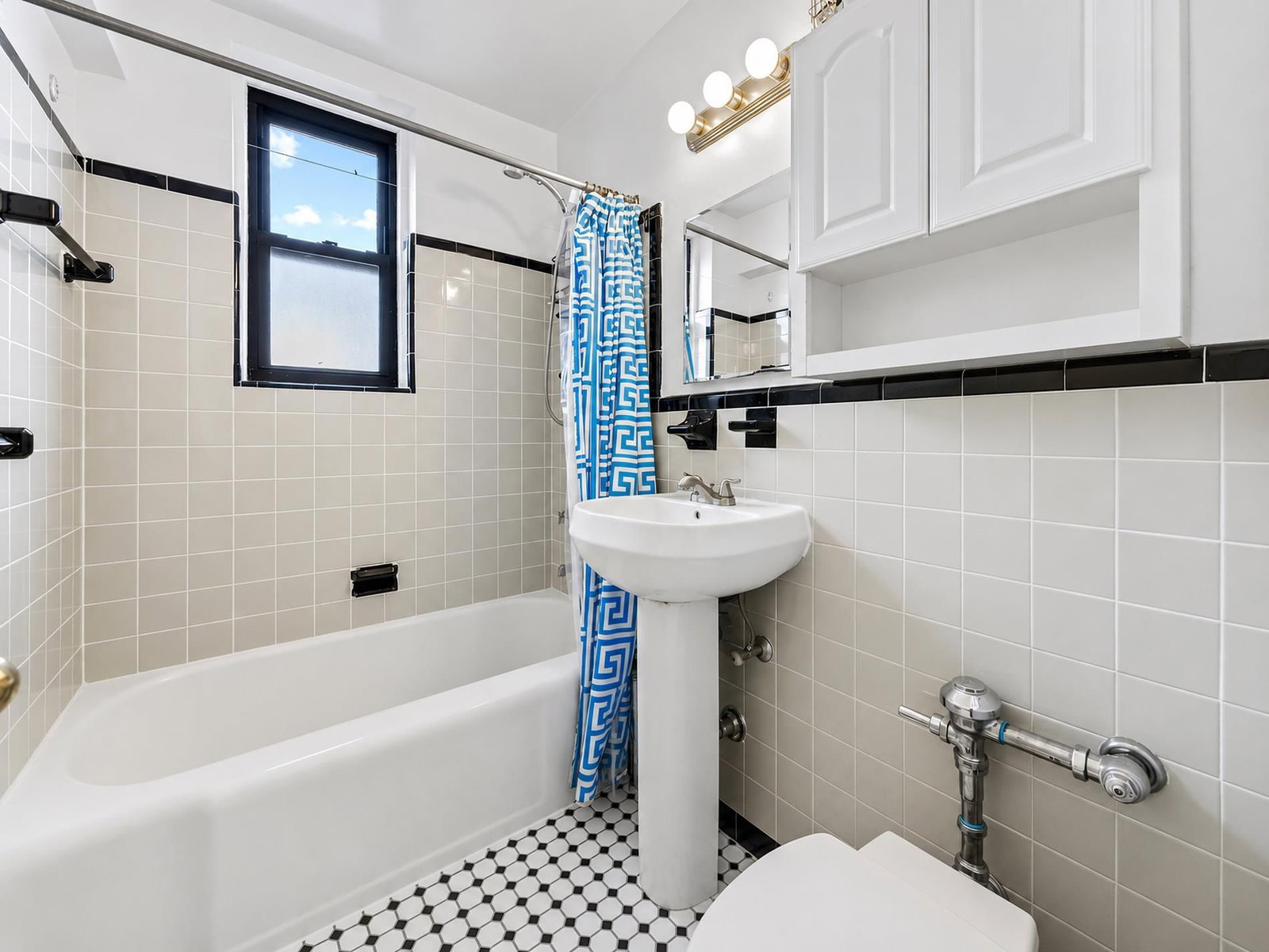Real estate property located at 302 96th #4-G, Kings, Fort Hamilton, New York City, NY, US