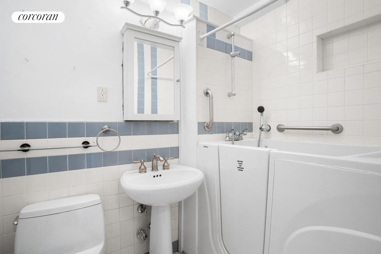 Real estate property located at 225 57TH #4S, New York, Sutton Place, New York City, NY, US